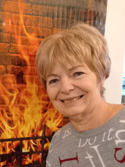 Lonci, 72 �ves t�rskeres� n�, �rd