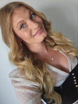 Enik�, 35 �ves t�rskeres� n�, B�k�scsaba