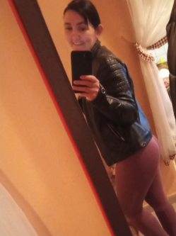 Timea, 33 �ves t�rskeres� n�, Ny�radony
