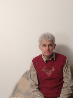 Laci, 66 �ves t�rskeres� f�rfi, Gy�r