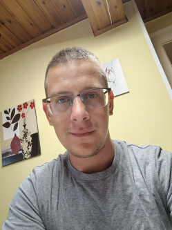 Benedek, 27 �ves t�rskeres� f�rfi, Tiszak�cske