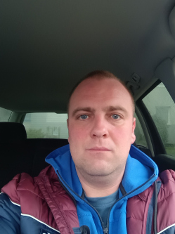 L�szl�, 38 �ves t�rskeres� f�rfi, Zalaegerszeg
