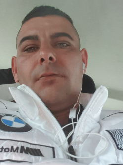 Norbert, 40 �ves t�rskeres� f�rfi, Tolna