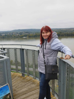 Erzsebet, 49 �ves t�rskeres� n�, Pozsony