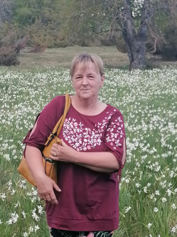 Marcsi, 62 �ves t�rskeres� n�, F�lde�k