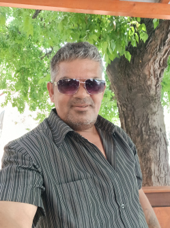 S�ndor, 53 �ves t�rskeres� f�rfi, Hajd�szoboszl�