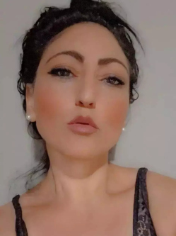 Gy�ngyi, 43 �ves t�rskeres� n�, Gyomaendr�d