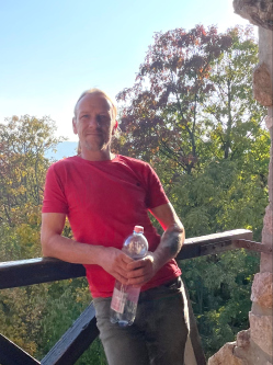 Tibor, 51 �ves t�rskeres� f�rfi, Szigetszentmikl�s