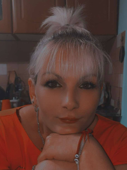 Vikt�ria, 41 �ves t�rskeres� n�, Mecsekp�l�ske