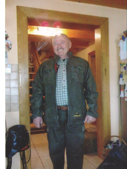 Dezso, 70 �ves t�rskeres� f�rfi, Nagyszombat