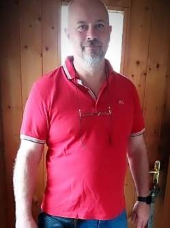 L�szl� R�bert, 50 �ves t�rskeres� f�rfi, T�rnok