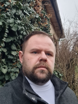 Laci, 41 éves társkereső férfi, Váckisújfalu
