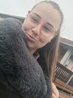 Bernadett, 27 �ves t�rskeres� n�, Berkesz