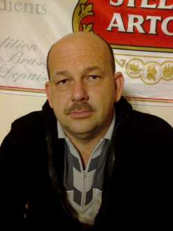 Imre, 54 �ves cs�km�i t�rskeres� f�rfi