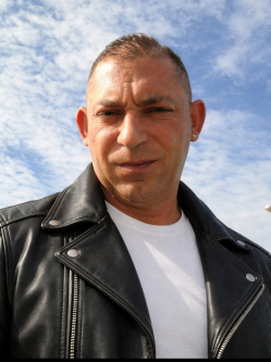 �rp�d, 44 �ves t�rskeres� f�rfi, Bajororsz�g