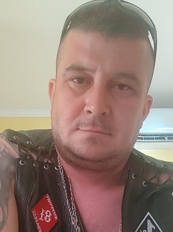 Norbert, 37 �ves t�rskeres� f�rfi, Solt