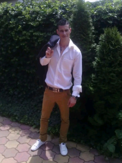 Zsolt, 37 �ves t�rskeres� f�rfi, Szeged