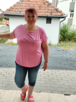 Melinda, 50 �ves t�rskeres� n�, Tapolca