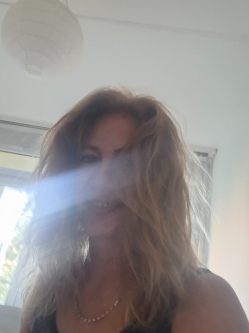 Iren, 61 �ves t�rskeres� n�, Budapest