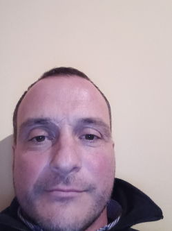 Emil, 45 �ves t�rskeres� f�rfi, Kis�jsz�ll�s