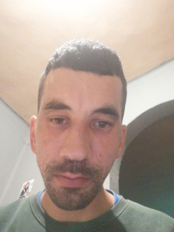 Ferenc, 35 �ves t�rskeres� f�rfi, Erd�b�nye