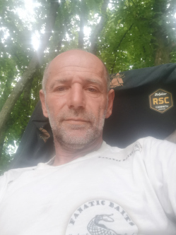 B�la, 58 �ves t�rskeres� f�rfi, K�r�starcsa