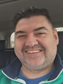 Misi, 43 �ves t�rskeres� f�rfi, Monor