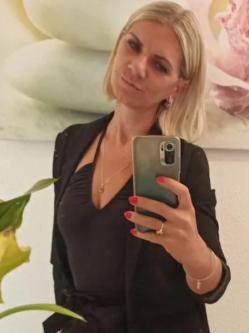 Ida, 44 �ves t�rskeres� n�, B�k�scsaba