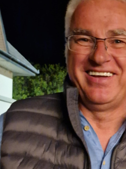 J�zsef, 61 �ves t�rskeres� f�rfi, Balatonalm�di