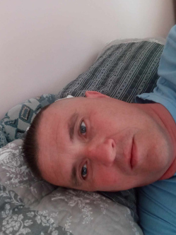 J�zsef, 51 �ves t�rskeres� f�rfi, Polg�r