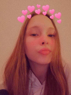 Szimonetta, 20 �ves t�rskeres� n�, Budakeszi