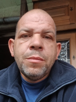P�ter, 48 �ves t�rskeres� f�rfi, Tolna
