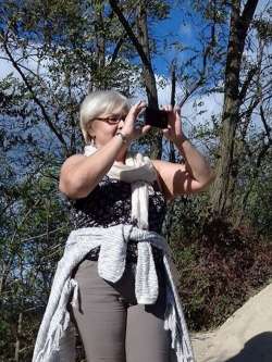 Iza, 62 �ves balatonedericsi t�rskeres� n�