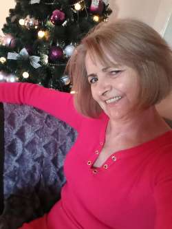 Gy�ngyi, 68 �ves t�rskeres� n�, Szombathely