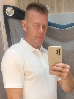 Peti, 42 �ves budakeszi t�rskeres� f�rfi