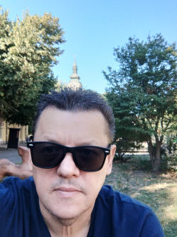 Tibor, 57 �ves t�rskeres� f�rfi, Szerbia egy�b