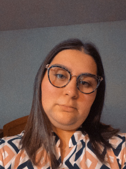 Fruzsi, 23 �ves t�rskeres� n�, H�vej