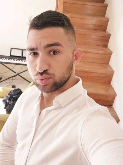 M�rk, 25 �ves t�rskeres� f�rfi, Ab�dszal�k