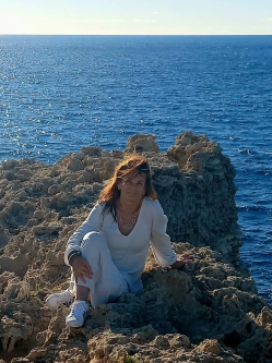 Zita, 61 �ves t�rskeres� n�, Ajka