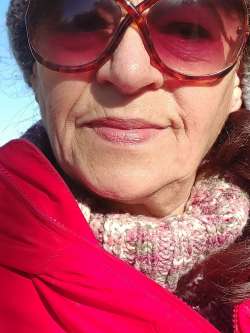 Katalin, 75 �ves balatonalm�di t�rskeres� n�