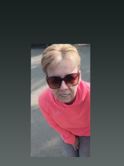 GINA, 47 �ves t�rskeres� n�, Ajka