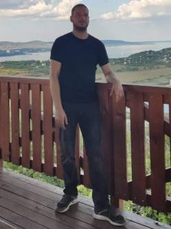 J�zsef, 37 �ves t�rskeres� f�rfi, Kecskem�t