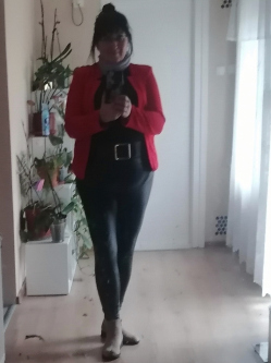 Erzs�bet, 53 �ves t�rskeres� n�, Nagysz�n�s