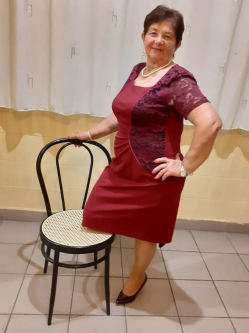 Erzsi, 74 �ves t�rskeres� n�, Magyarb�ly