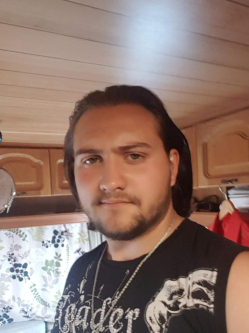 Alexander, 26 �ves bugacpusztah�zi t�rskeres� f�rfi