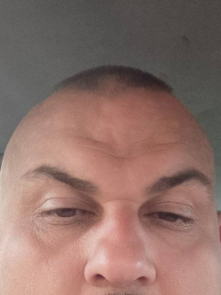 J�cint, 47 �ves gy�ngy�si t�rskeres� f�rfi