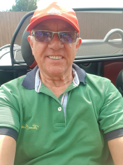 K�lm�n, 71 �ves t�rskeres� f�rfi, Cs�r�g