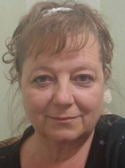 Lilla, 57 �ves t�rskeres� n�, Nyitra