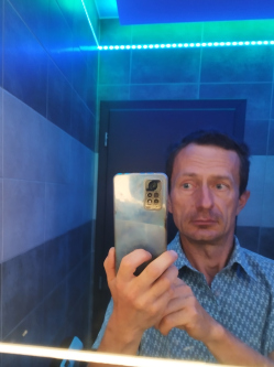 Andr�s, 40 �ves t�rskeres� f�rfi, B�k�scsaba