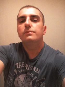 Joco, 43 �ves t�rskeres� f�rfi, Csenger